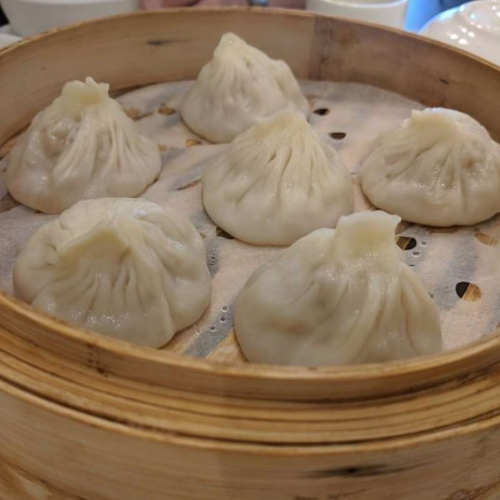 上海小籠包Shanghai Xiao Long Pork Bao (6 Pcs)